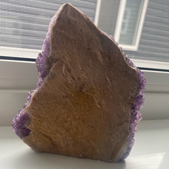 Real amethyst crystal free  standing from b.c soil. - Picture 4 of 4